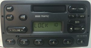 magnitola-ford-3000-traffic_lock